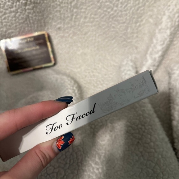 Too Faced Sugar Pop Eyeshadow Palette & Better Not pout If You Do Keep It Glossy - Picture 11 of 11